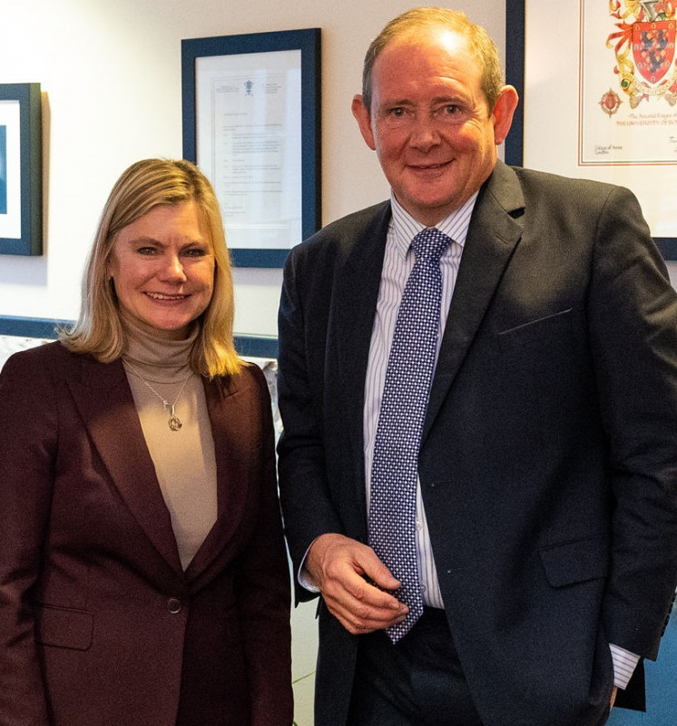 Social mobility campaigner Justine Greening praises “fantastic education resources” as she visits University of Bolton